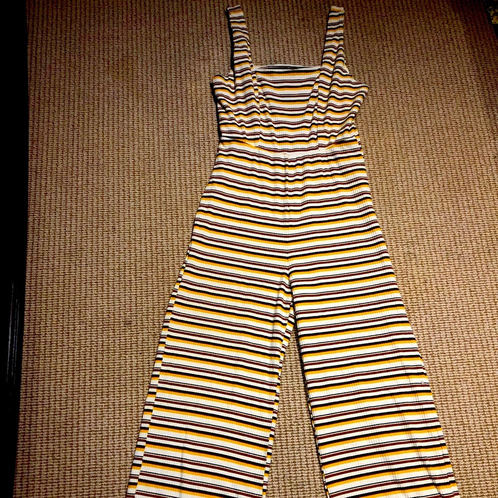 70’s vibin’ jumpsuit!